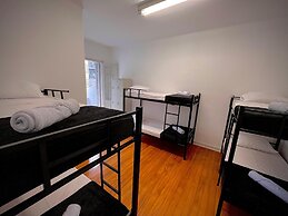 Urban Nomad Hostel & Food