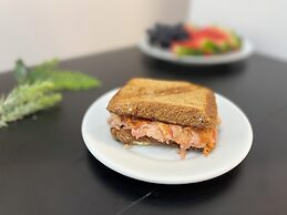 Urban Nomad Hostel & Food