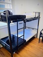 Urban Nomad Hostel & Food