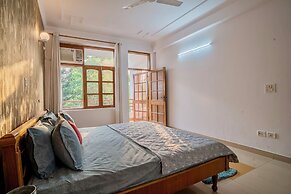 White House By The Ganges