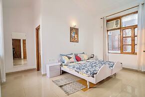 White House By The Ganges