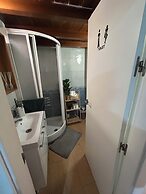 airbhouse private rooms & apartments