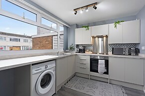 8guests-3br-parking-familyfriendly-nearairport