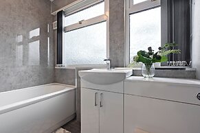 8guests-3br-parking-familyfriendly-nearairport