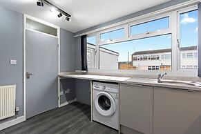 8guests-3br-parking-familyfriendly-nearairport