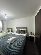 1br-sleeps4-parking-closetocentre