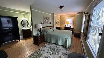 The Northport Inn & Lodge