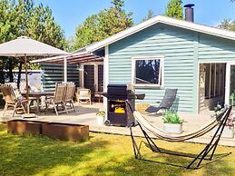 6 Person Holiday Home in Vaeggerlose