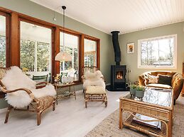 6 Person Holiday Home in Vaeggerlose