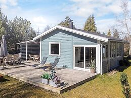 6 Person Holiday Home in Vaeggerlose