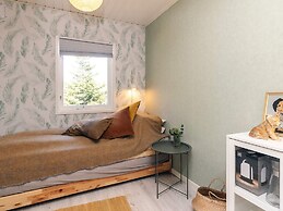 6 Person Holiday Home in Vaeggerlose