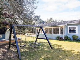 6 Person Holiday Home in Vaeggerlose