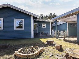 6 Person Holiday Home in Vaeggerlose