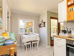 6 Person Holiday Home in Vaeggerlose