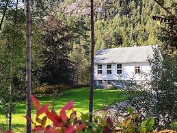 13 Person Holiday Home in Songesand