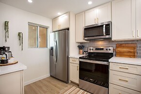 Oceanfront Modern & Elegant Vistas