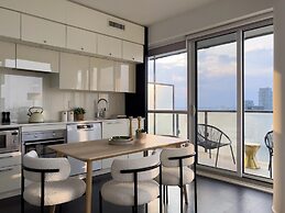 The Harbour Suites & Towers Financial District