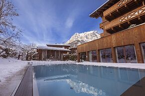 Welcoming Chalet With Balcony