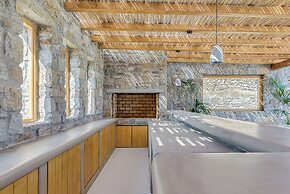 Villa Yasemin on the Rock