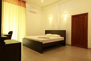 Room in Guest Room - Serene Oasis in Galle - Tranquil Retreat With Bre