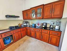 Room in Guest Room - Serene Oasis in Galle - Tranquil Retreat With Bre