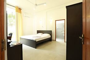 Room in Guest Room - Serene Oasis in Galle - Tranquil Retreat With Bre