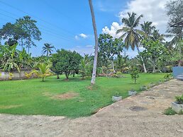 Room in Guest Room - Serene Oasis in Galle - Tranquil Retreat With Bre