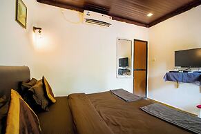 Janet & Johns Beach Resort Since 1989