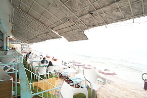 Janet & Johns Beach Resort Since 1989