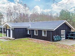 Holiday Home With Shared Bathroom, Kitchen