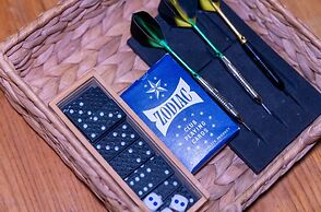 Living Large 5BR Home - Parking - Ideal for Groups