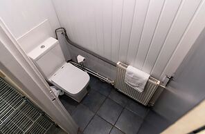 Living Large 5BR Home - Parking - Ideal for Groups