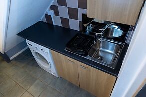 Living Large 5BR Home - Parking - Ideal for Groups