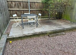 Living Large 5BR Home - Parking - Ideal for Groups