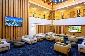 OAKS HOTEL