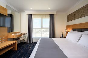OAKS HOTEL