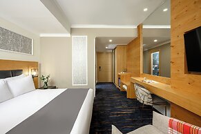 OAKS HOTEL