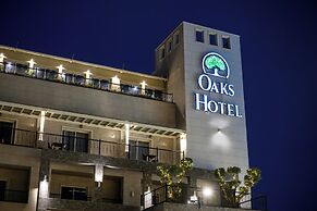 OAKS HOTEL