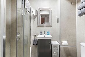 2 Beach Court - Direct Beach Access Sea Views