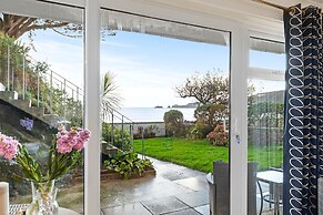 2 Beach Court - Direct Beach Access Sea Views