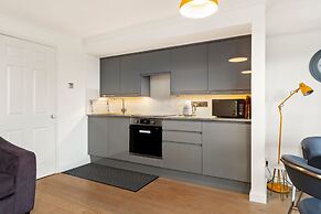 2 Beach Court - Direct Beach Access Sea Views