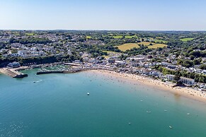 2 Beach Court - Direct Beach Access Sea Views