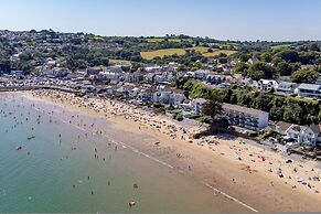 2 Beach Court - Direct Beach Access Sea Views