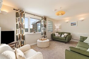 Gorse Cottage - Sea Views Village Centre