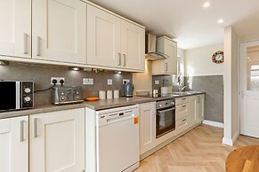 Gorse Cottage - Sea Views Village Centre