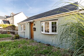 Gorse Cottage - Sea Views Village Centre