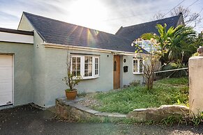Gorse Cottage - Sea Views Village Centre
