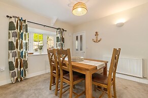 Gorse Cottage - Sea Views Village Centre