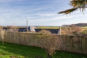 Gorse Cottage - Sea Views Village Centre