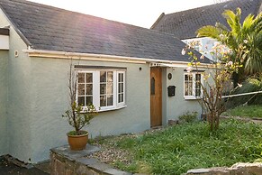 Gorse Cottage - Sea Views Village Centre